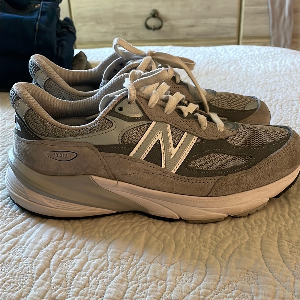 New Balance 990